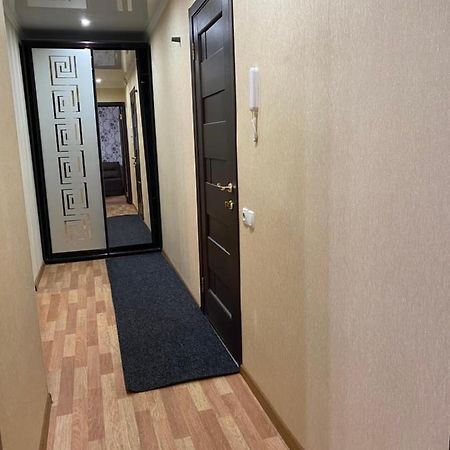 2 Комнатная Квартира, До 6 Спальных Мест Krywyj Rih Exterior foto