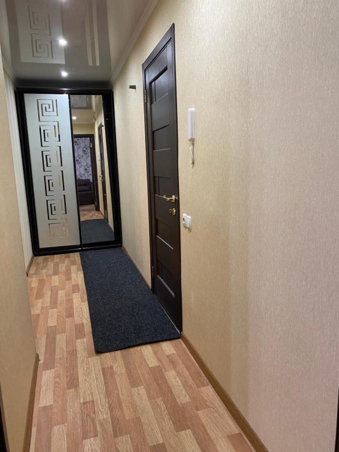 2 Комнатная Квартира, До 6 Спальных Мест Krywyj Rih Exterior foto