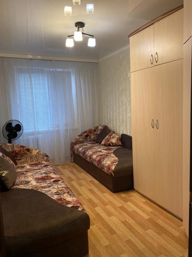 2 Комнатная Квартира, До 6 Спальных Мест Krywyj Rih Exterior foto