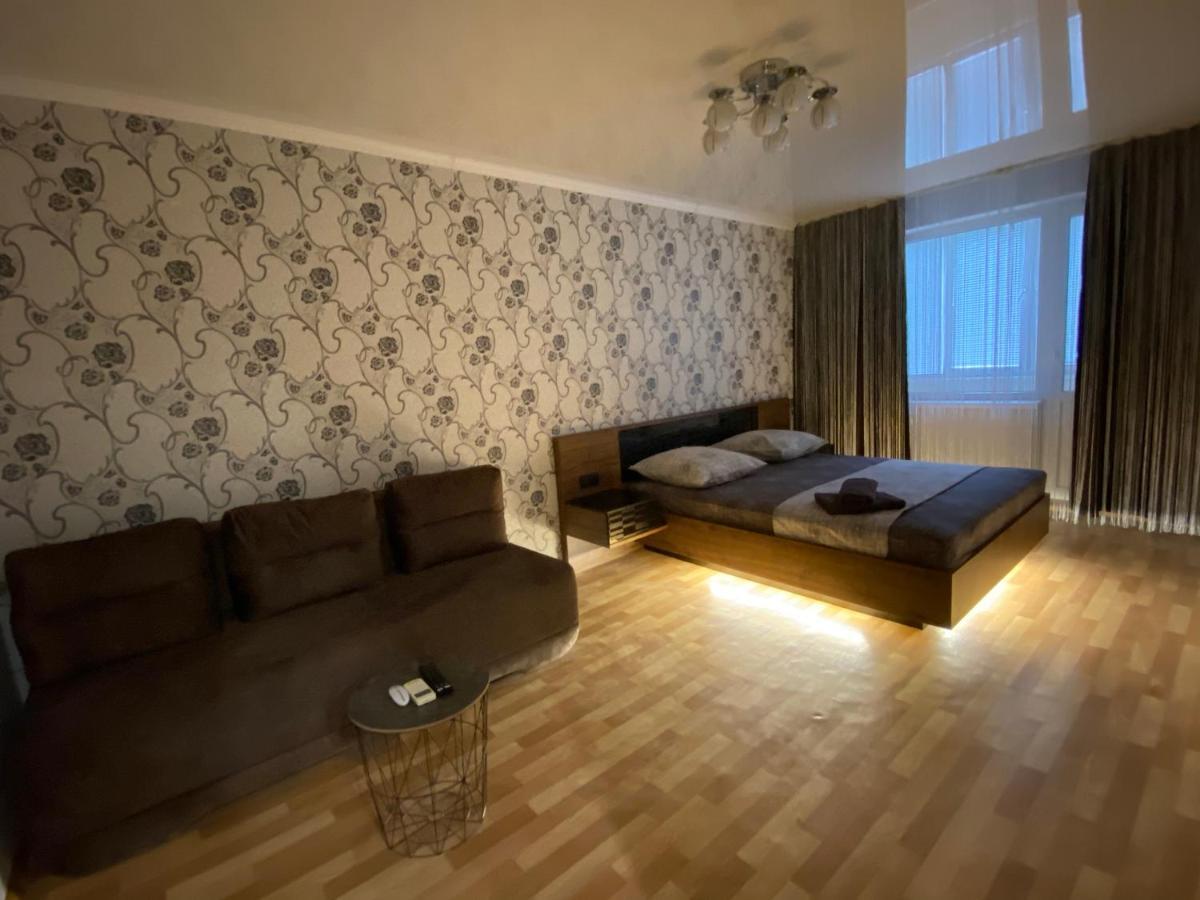 2 Комнатная Квартира, До 6 Спальных Мест Krywyj Rih Exterior foto